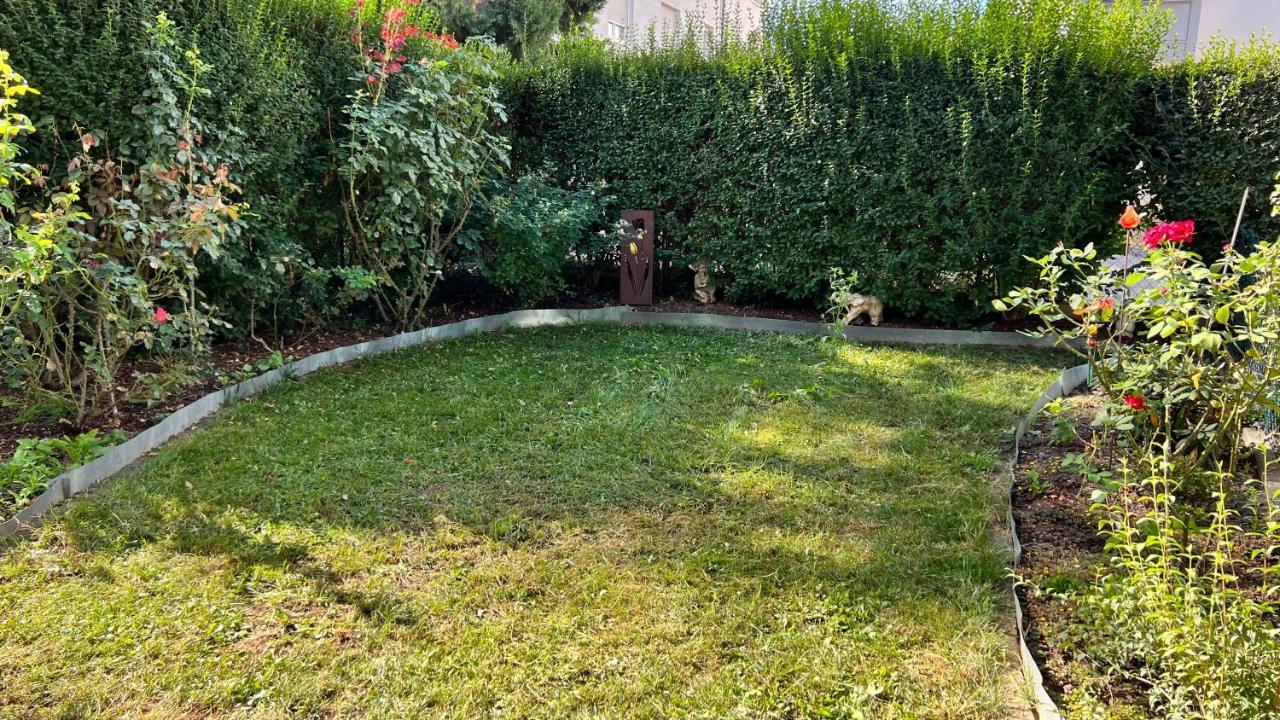 Apartment Centrally Located In The Rhine-Main Area Riedstadt Buitenkant foto